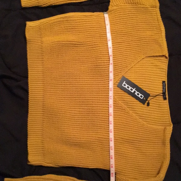 ❗️FIRM PRICE❗️Mustard Cropped Sweater w/ V-Neck - Picture 4 of 8